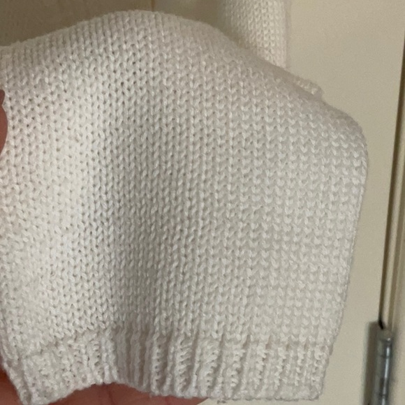 Beautifully flowing white Cartise long cardigan. - Picture 4 of 7